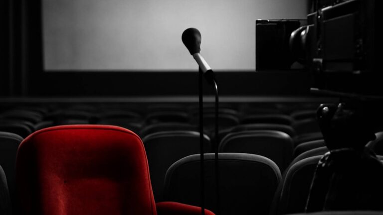 Культура и медиа - Кино - Новый ремейк «Ведьмы из Блэр» окунёт зрителей в лес осенью - Не факт!.