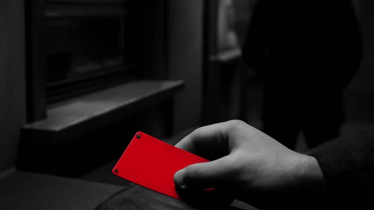 Финансы - Вклады - Совкомбанк снова возглавляет рейтинг Banki.ru благодаря оперативной поддержке - Не факт!.