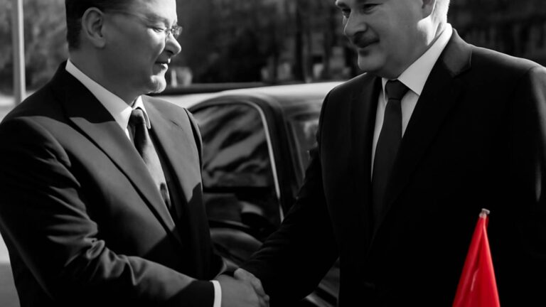 Мир - Страны - Си Цзиньпин принял Лукашенко в Пекине и обсудили важные вопросы - Не факт!.