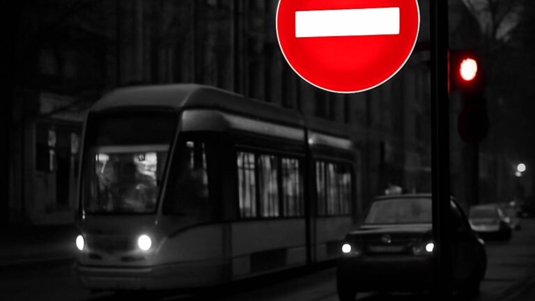 Город - Исторический парад ретротранспорта пройдет в Москве 2026 - Не факт!.
