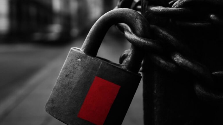 Экономика - Рубль укрепляется на фоне ожиданий по ставке и внешних факторов - Не факт!.