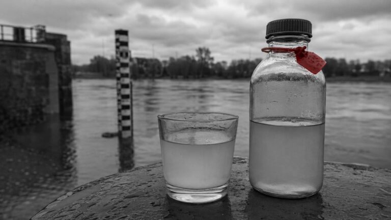 Погода - Тюменская вода пахнет болотом но формально безопасна паводок вскрыл слабое место Туры - Не факт!.